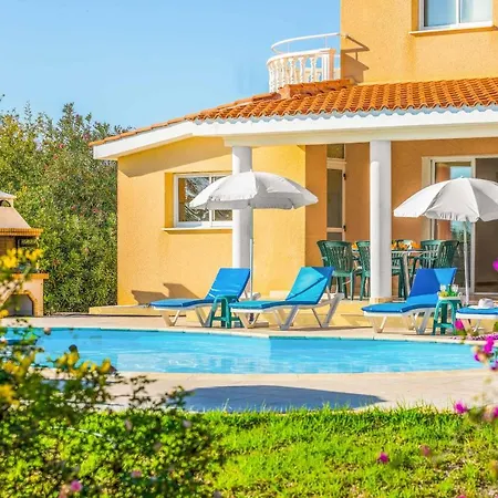 Hestia Villa Peyia
